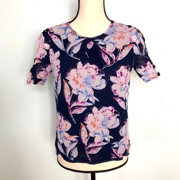 Adorable Floral French Connection Tee - Picture 1 of 10